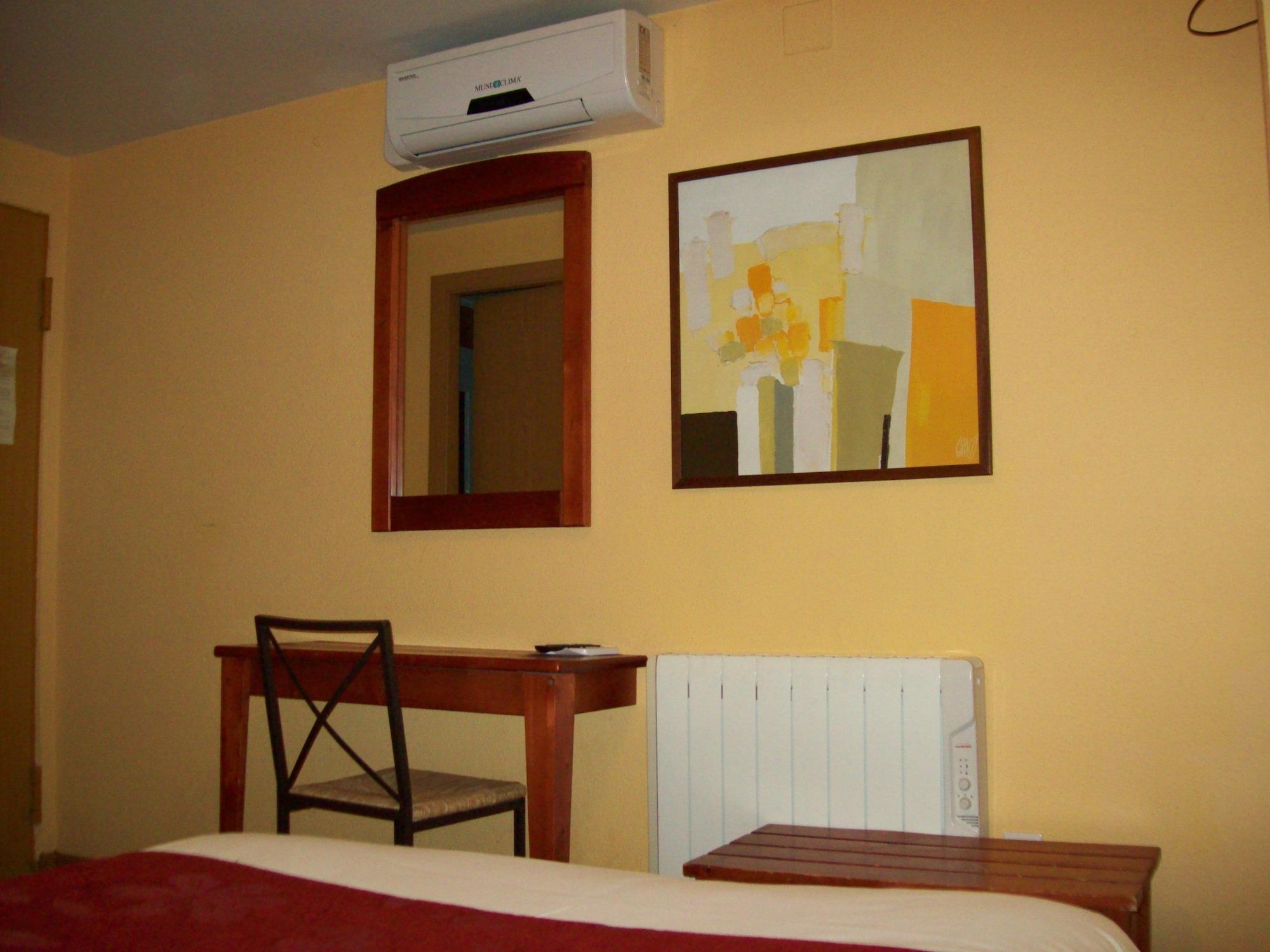 Hostal Restaurante Puerta Del Alcazar Ávila Extérieur photo