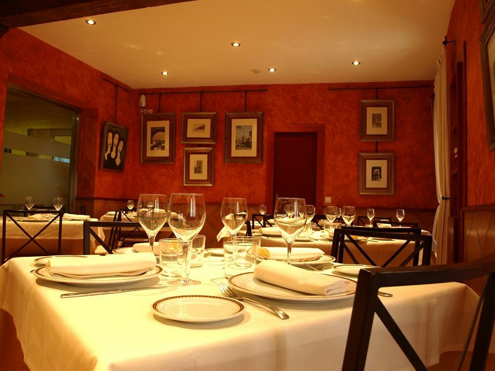 Hostal Restaurante Puerta Del Alcazar Ávila Extérieur photo
